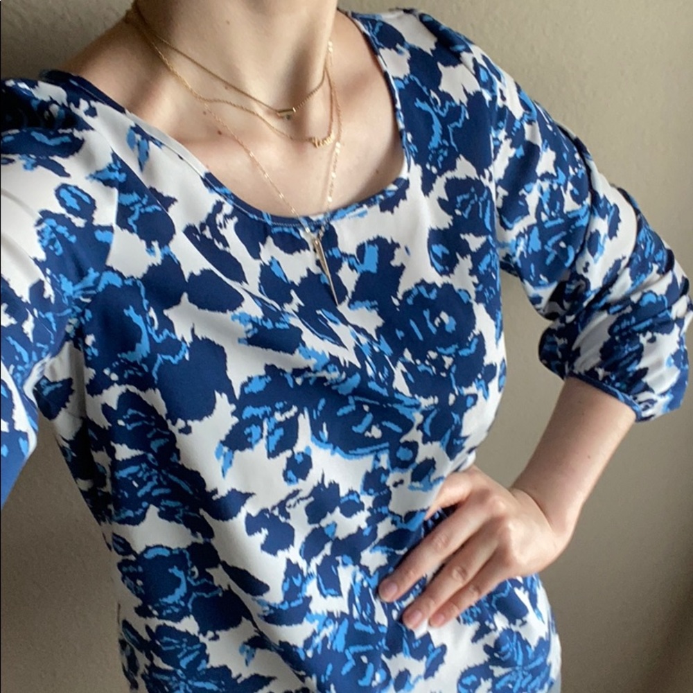 Blue & White Floral Blouse 💙